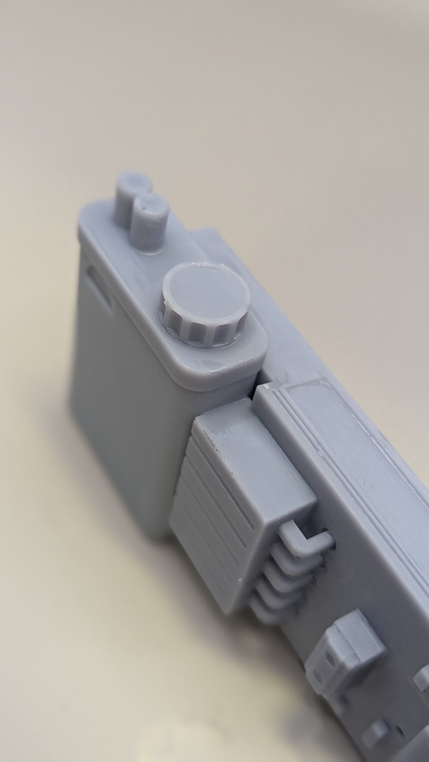 Wüsten-Greeblie – detailreiches Resin-Bauteil für Sci-Fi Backpacks