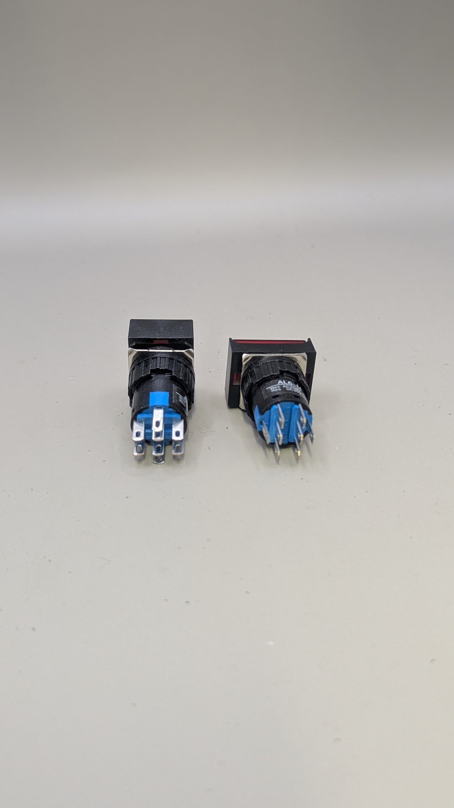 Sci-Fi Push Buttons – funktionsfähige Druckknöpfe, rechteckig, rot