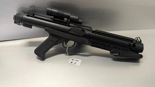 Imperialer Sci-Fi Blaster – Resin-Prop mit Metallschiene (Vitrinenmodell) Tantive Breacher #1