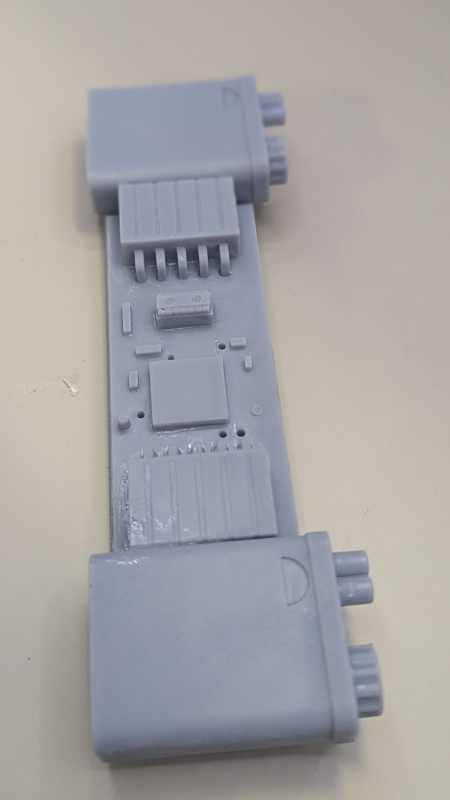 Wüsten-Greeblie – detailreiches Resin-Bauteil für Sci-Fi Backpacks