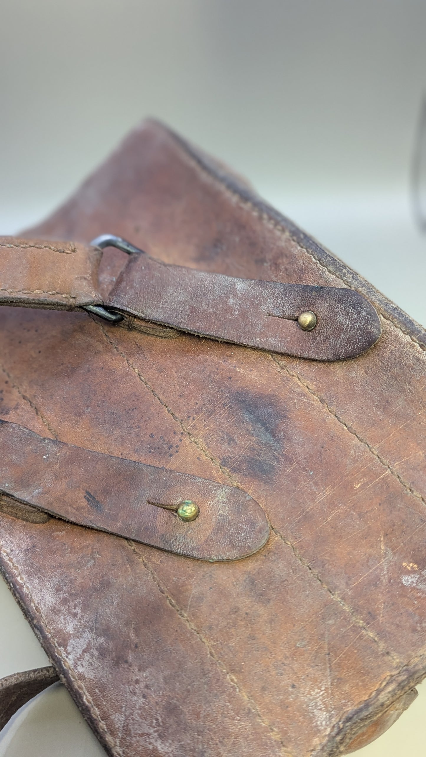 Originale Leder-Magazintasche (MP40/Thompson/MP56) – authentisches Accessoire für Sci-Fi & Reenactment (T3)