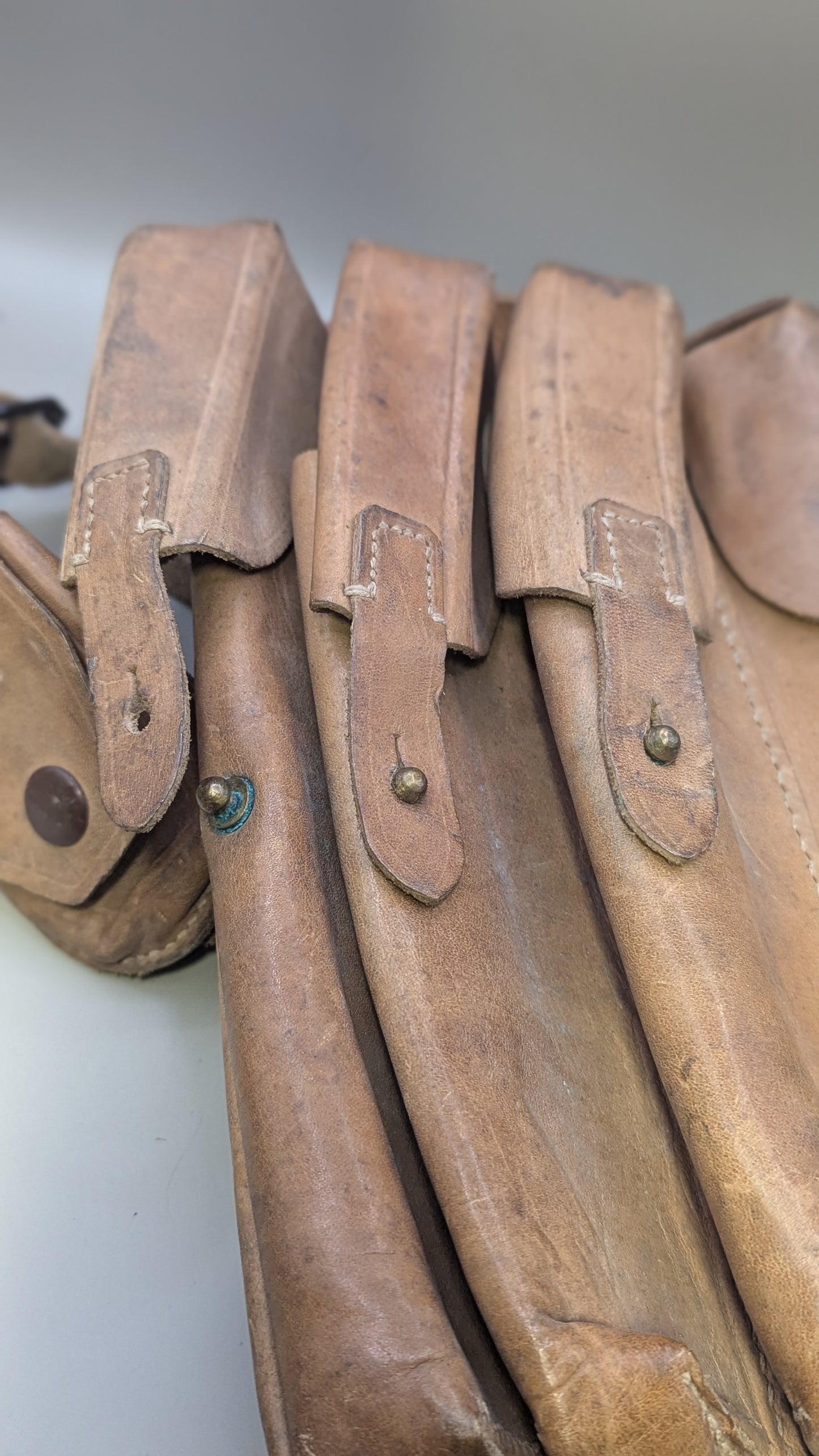 Originale Leder-Magazintasche (MP40/Thompsoon/MP56) – authentisches Accessoire für Sci-Fi & Reenactment (T2)