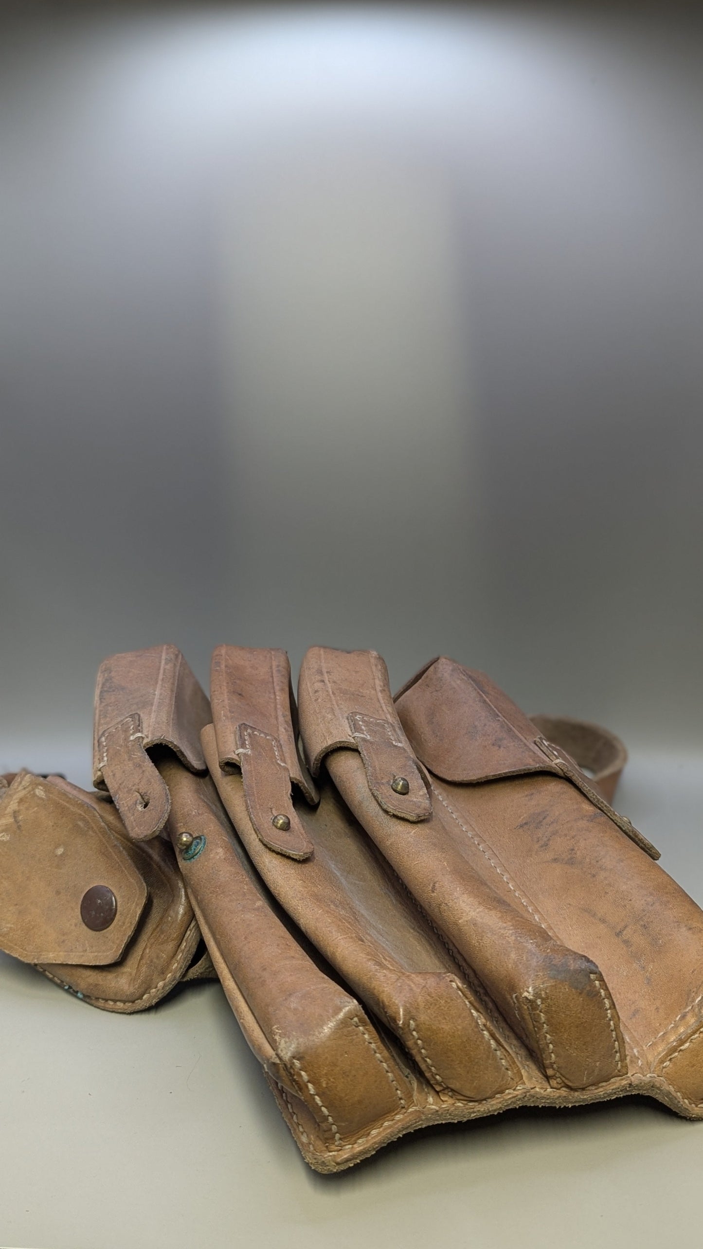 Originale Leder-Magazintasche (MP40/Thompsoon/MP56) – authentisches Accessoire für Sci-Fi & Reenactment (T2)