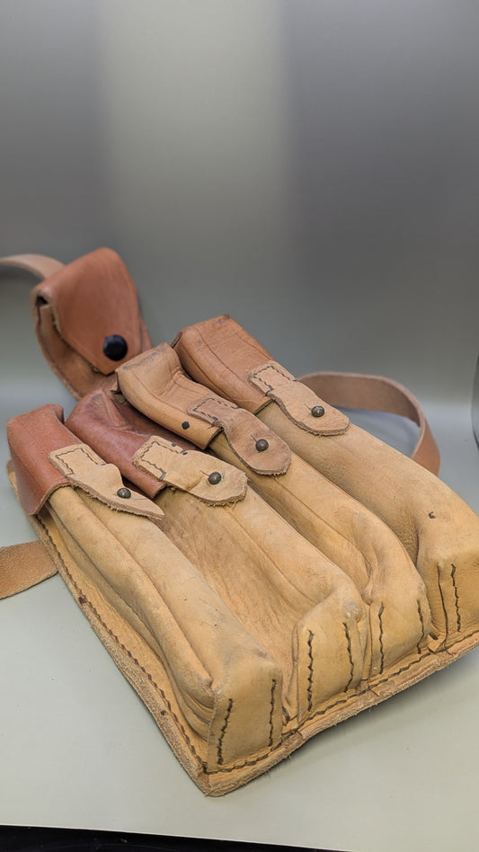 Originale Leder-Magazintasche (MP40Thompson/MP56) – authentisches Accessoire für Sci-Fi & Reenactment (T5)