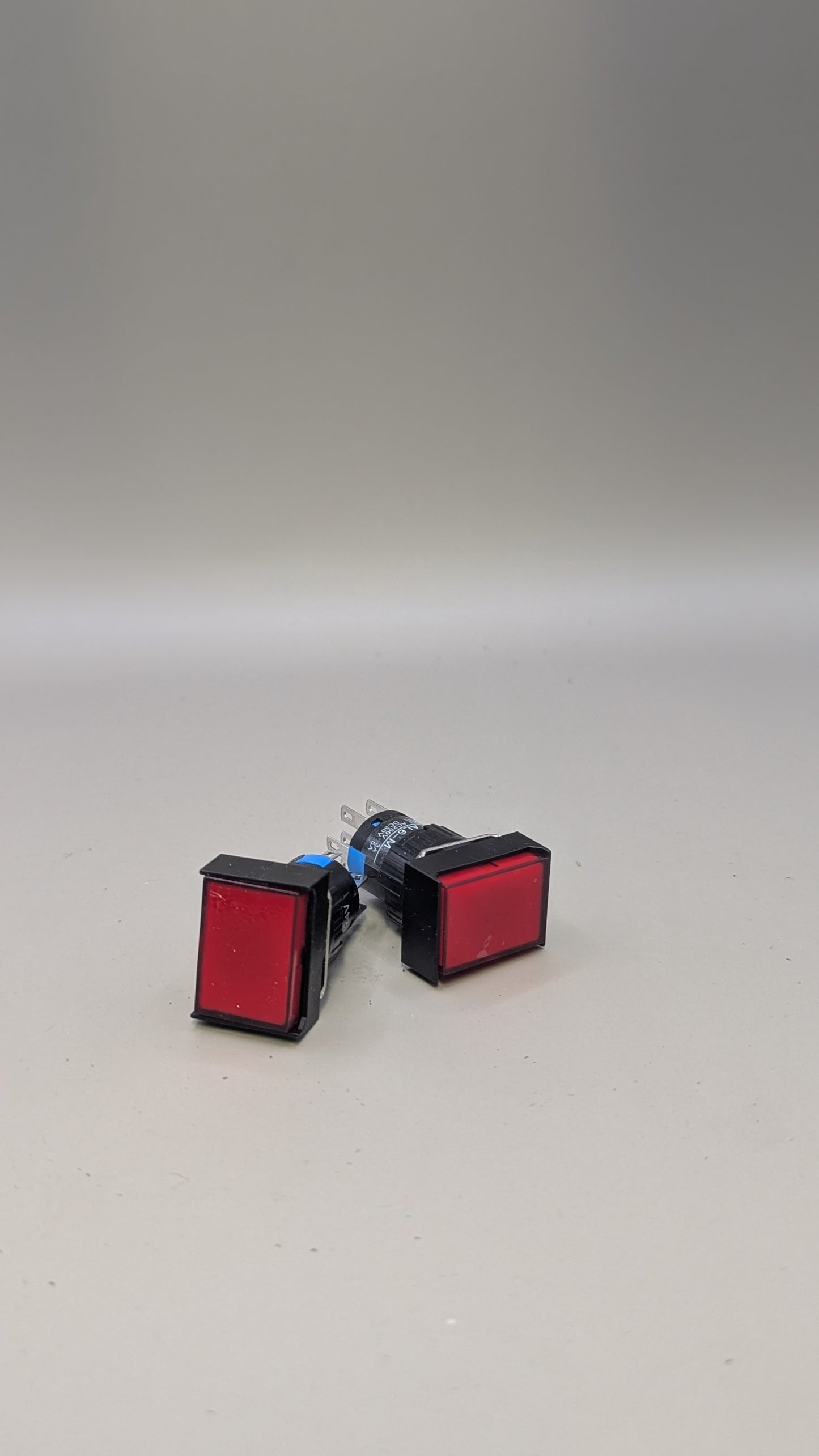 Sci-Fi Push Buttons – funktionsfähige Druckknöpfe, rechteckig, rot