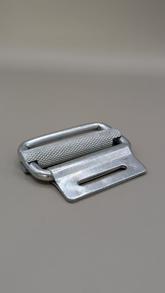 Metall-Schnalle im Retro Sci-Fi Design – robustes Accessoire für Kostüm & Cosplay